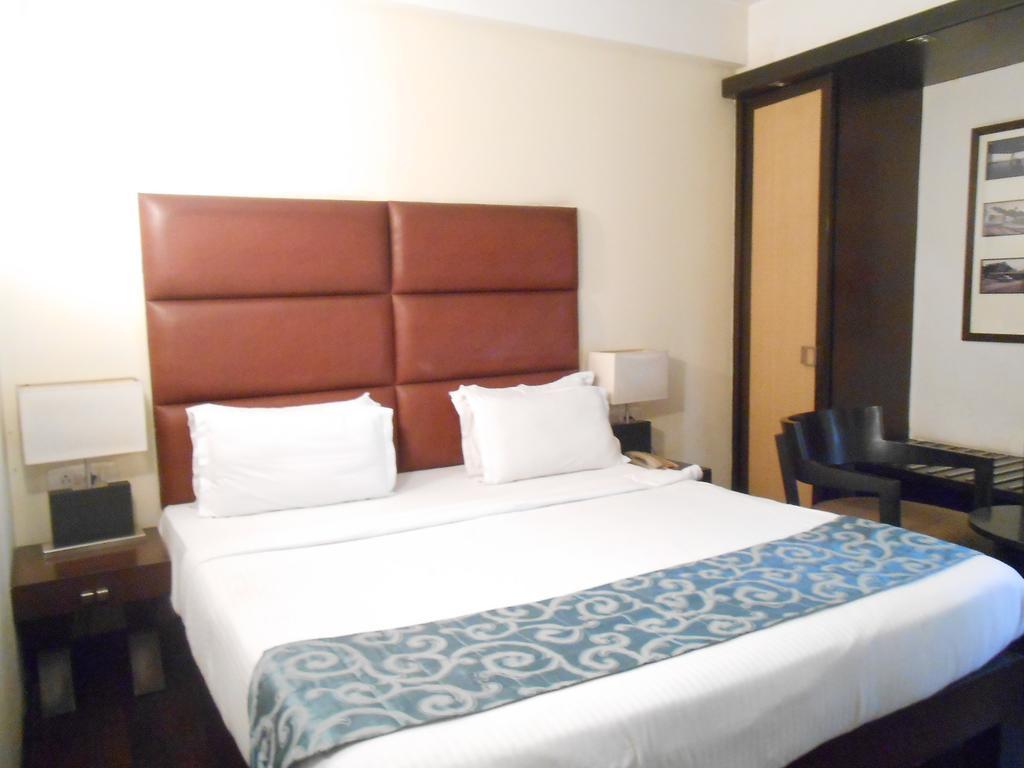 Metropole Hotel 3*