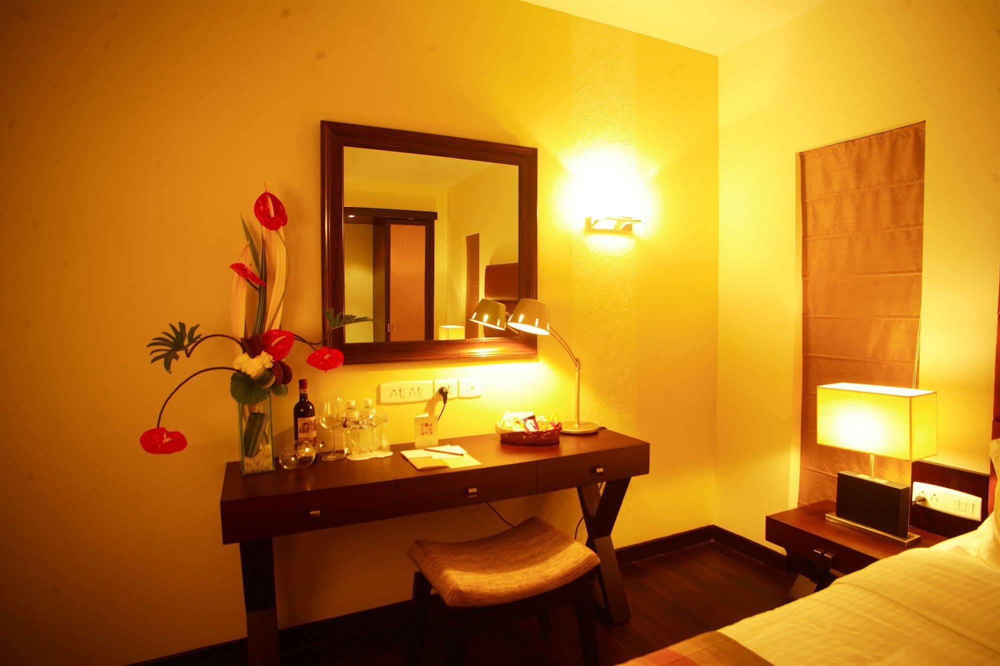 Metropole Hotel 3*
