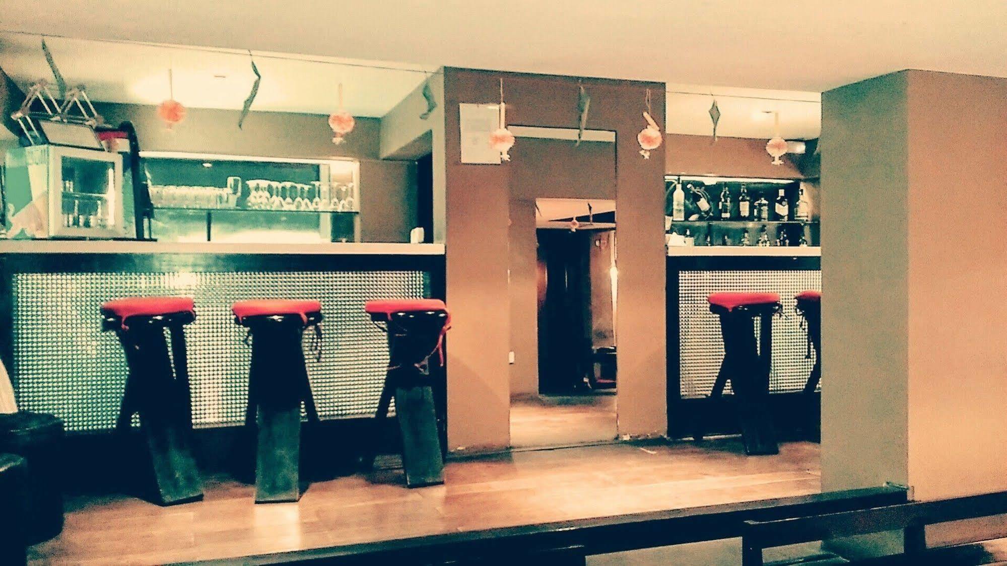 Metropole Hotel Kolkata