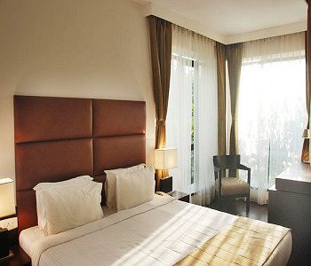 Metropole Hotel 3*